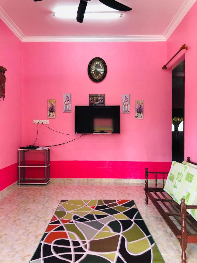 Homestay Tok Abah Dalam Rhu Pasir Puteh Exterior foto